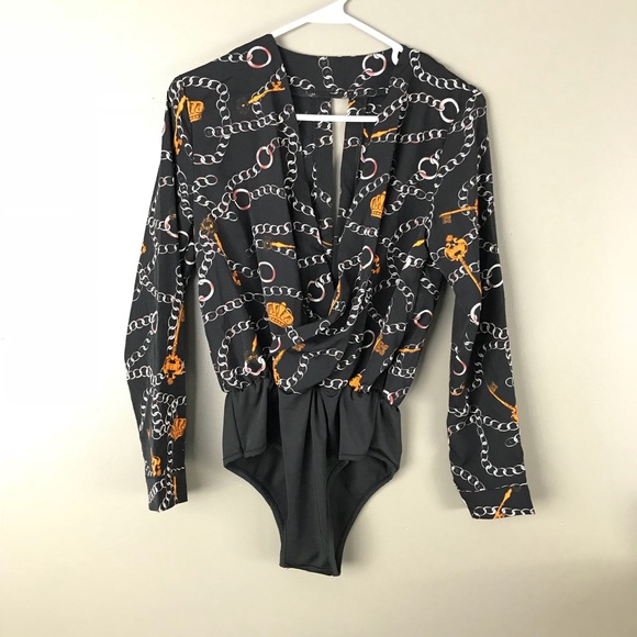 Sample V neck Chain Scarf Print Bodysuit - Picture 4 of 6